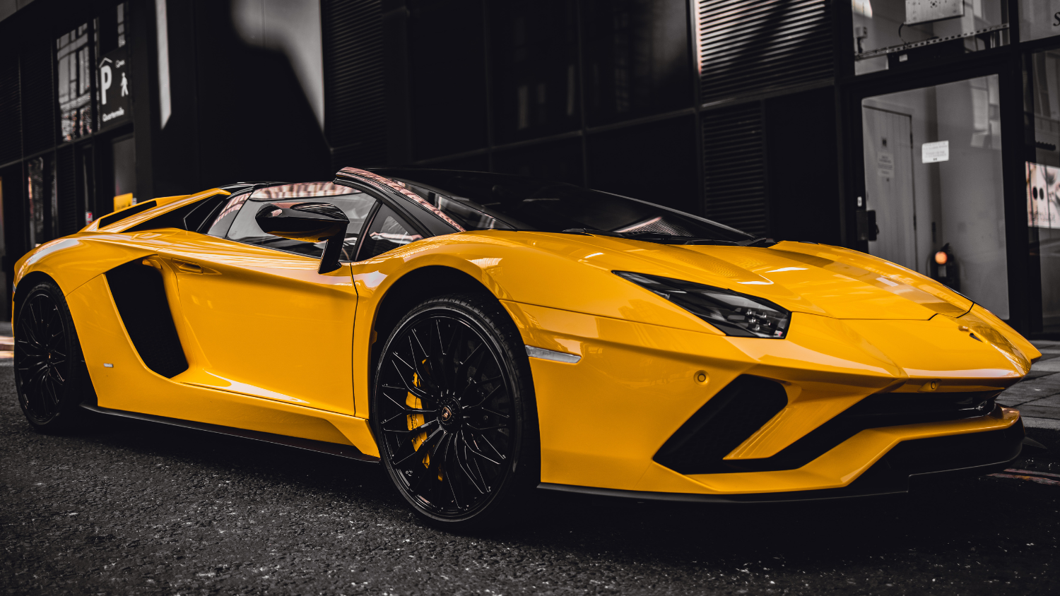 Benefits of Heat Rejection Window Tinting in Dubai